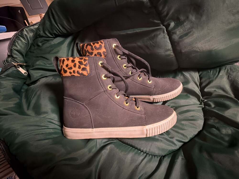 Timberland Women's Skyla Bay 6-Inch Black Nubuck Leopard Calf Hair Sneaker Boots
